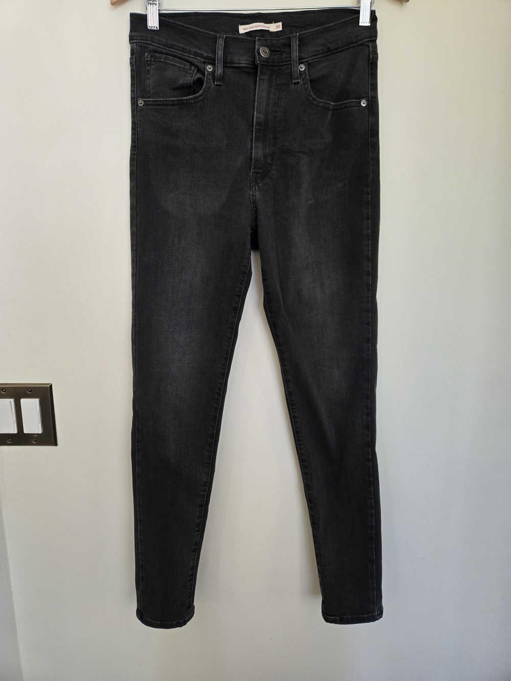 Levi's Women's Skinny Jeans in Washed Black